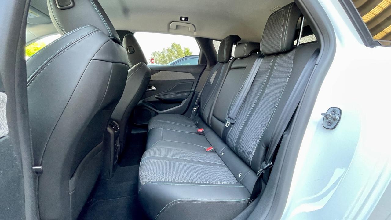 PEUGEOT 308 BLUEHDI 1.5 EAT8 ALLURE PACK 131CV - VIRTUAL COCKPIT, FULL LED, NEOPATENTATI