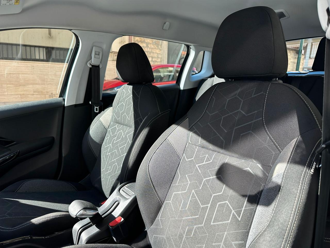 Peugeot 2008 BlueHDi 100CV Active