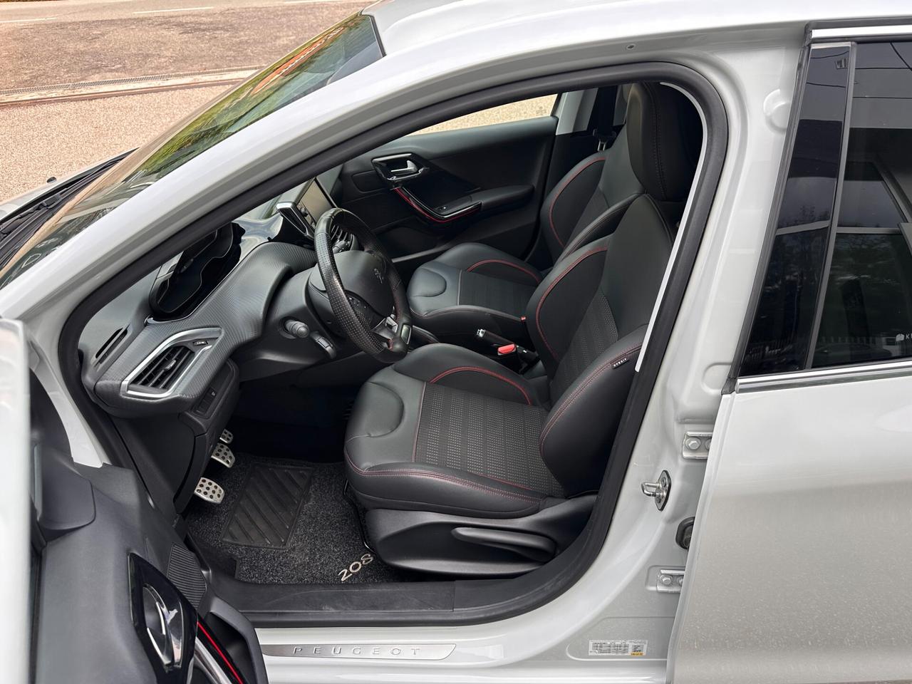 Peugeot 208 BlueHDi 100 Stop&Start 5 porte GT Line