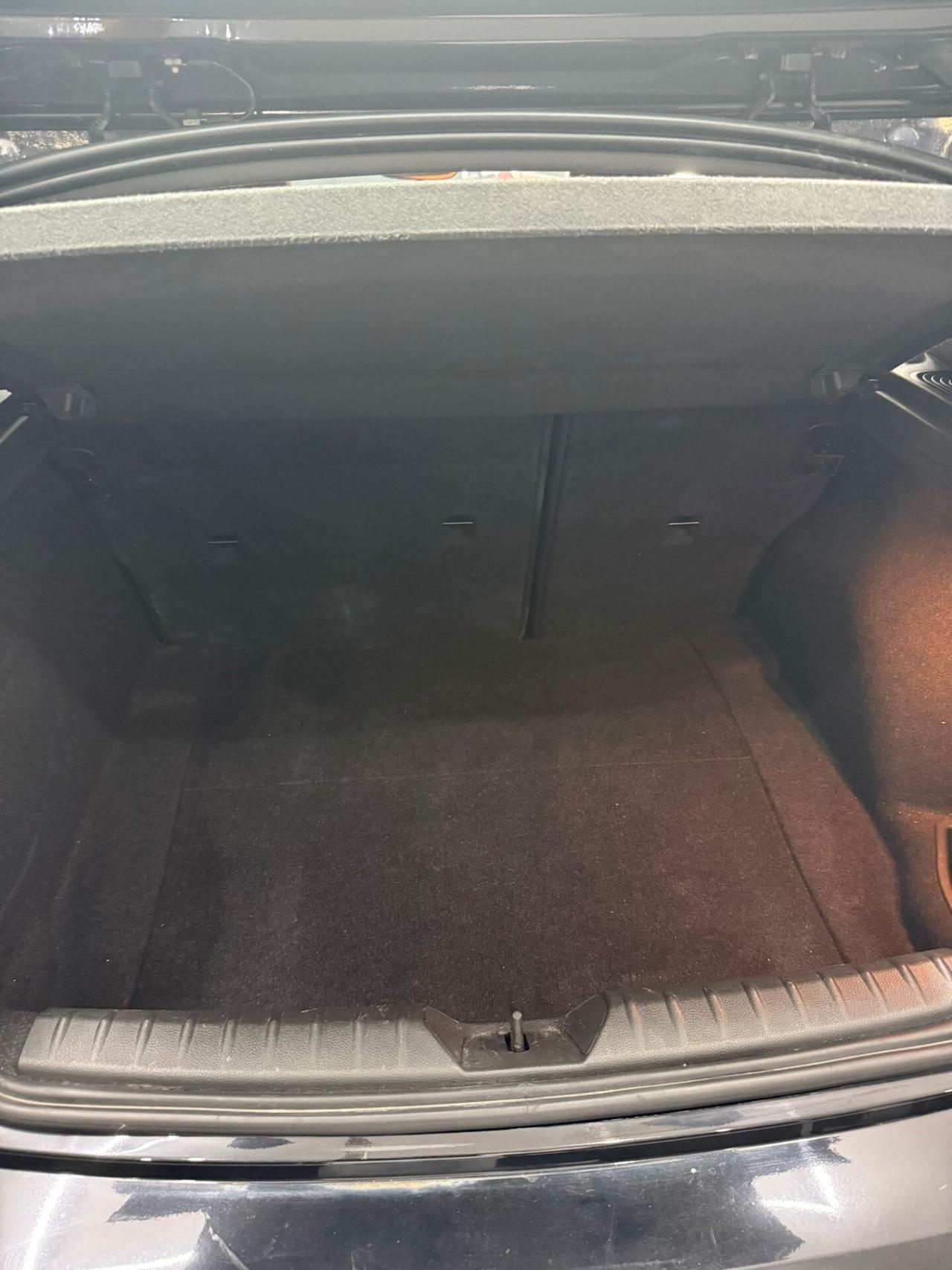 Bmw 114 114d 5p. Unique