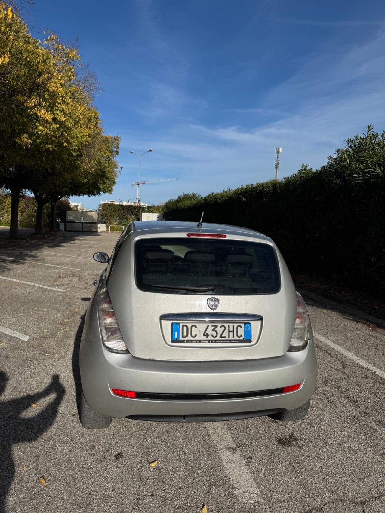 Lancia Ypsilon 1.3 MJT 75 CV Argento