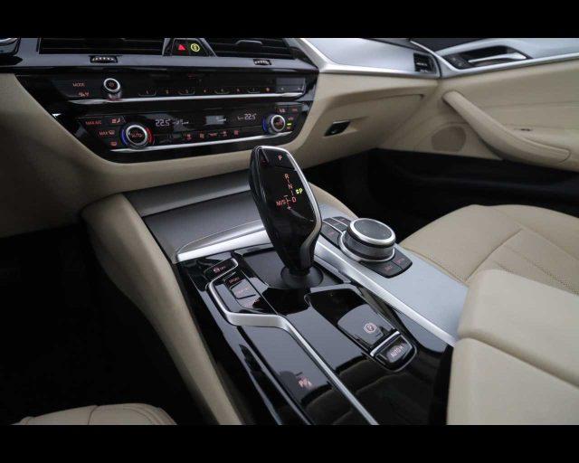 BMW 520 d 48V Touring Business