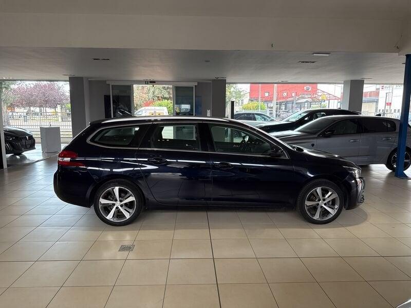 Peugeot 308 BlueHDi 130 EAT6 S&S SW Allure