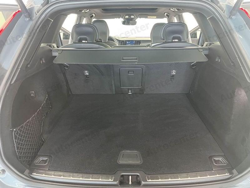 Volvo XC60 XC60 B4 (d) 197CV AWD AUT R DESIGN