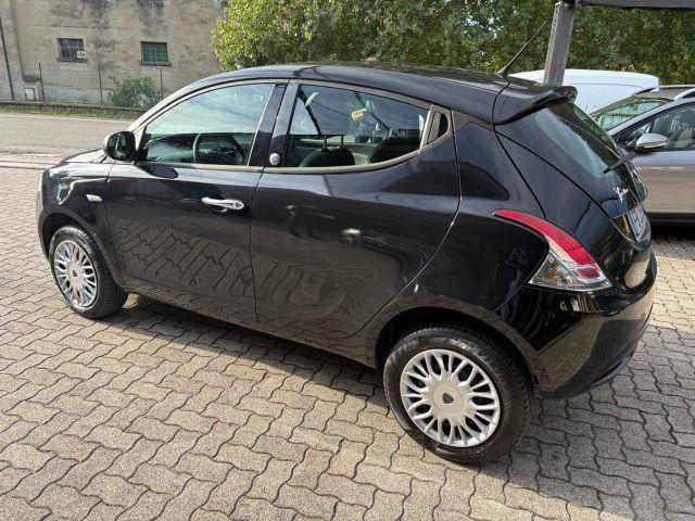 LANCIA Ypsilon 0.9 TwinAir 85 CV porte Metano Silver OK NEOPATEN