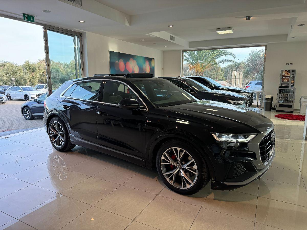 AUDI - Q8 - 50 TDI 286 CV quattro S-LINE Tetto