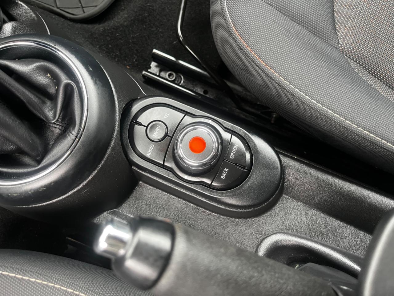 Mini 1.5 Cooper D- 95000km AUTOMATICA