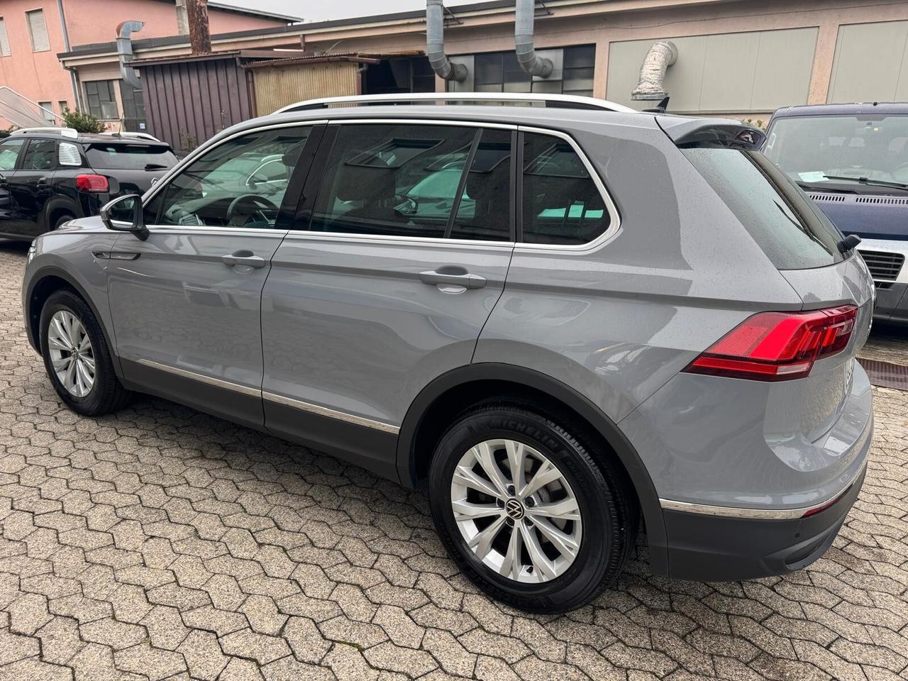 Volkswagen Tiguan 2.0 TDI 150 CV SCR DSG Elegance*EURO6*NAVI*CERCHI