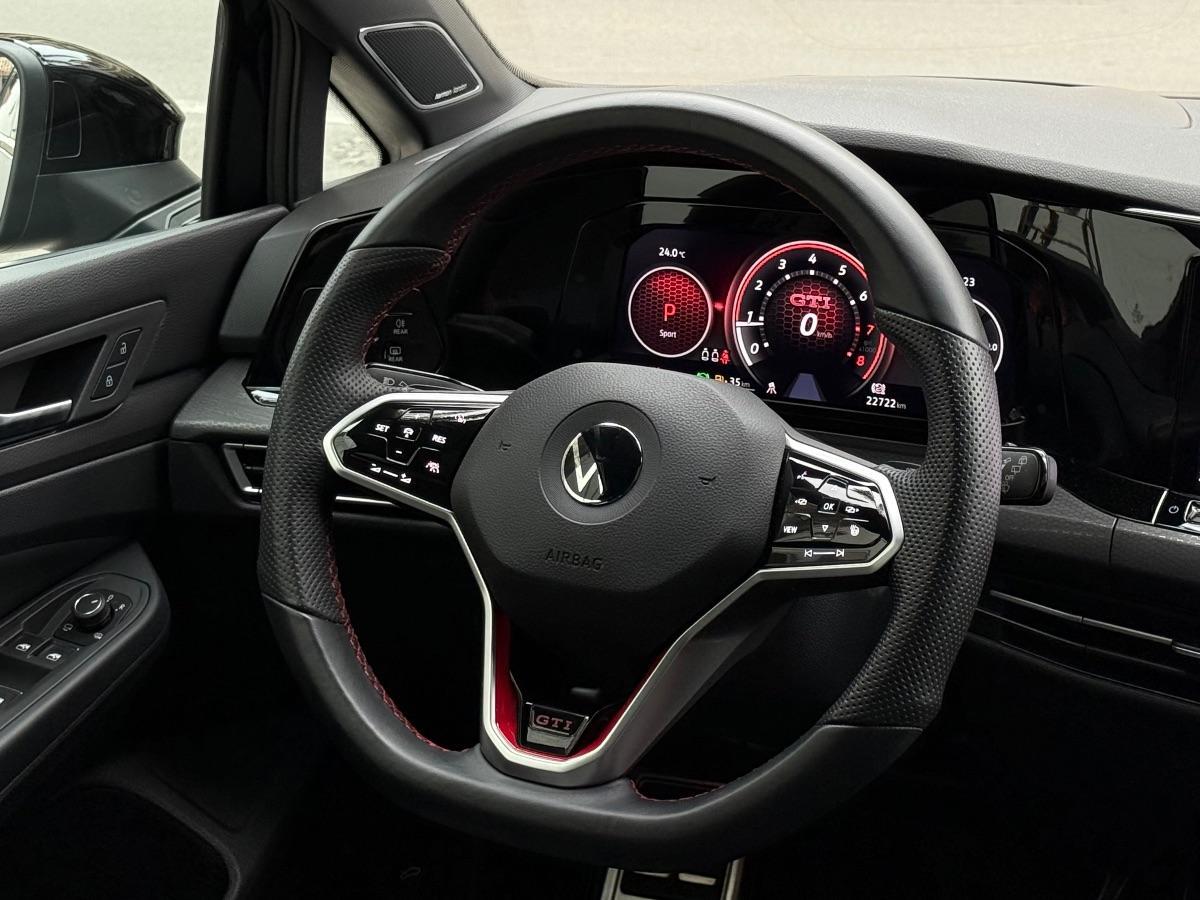 Volkswagen Golf 8 GTI 2.0 TSI 245 CV
