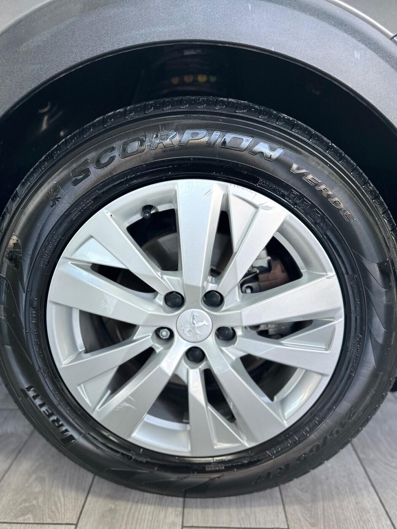 Peugeot 3008 1.5 130cv