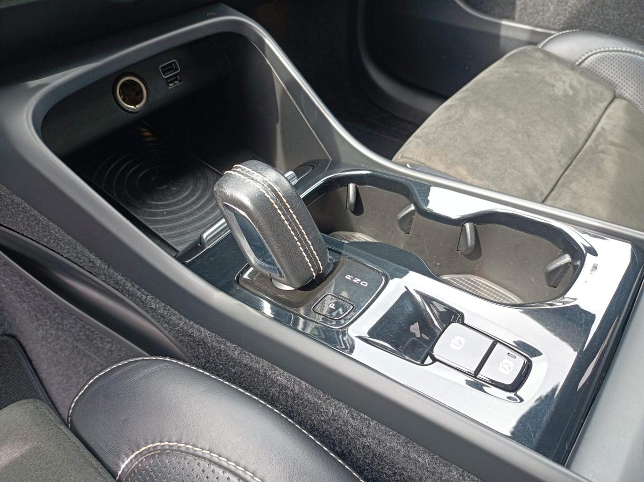 Volvo XC40 D4 AWD Geartronic R-design