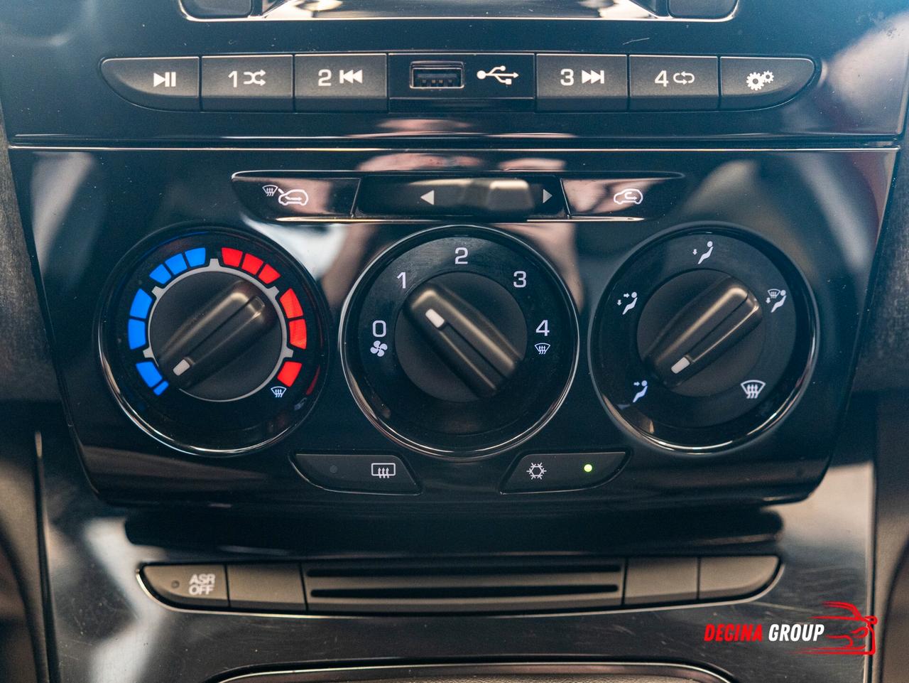 Lancia Ypsilon 1.0 FireFly Hybrid Silver 70 cv