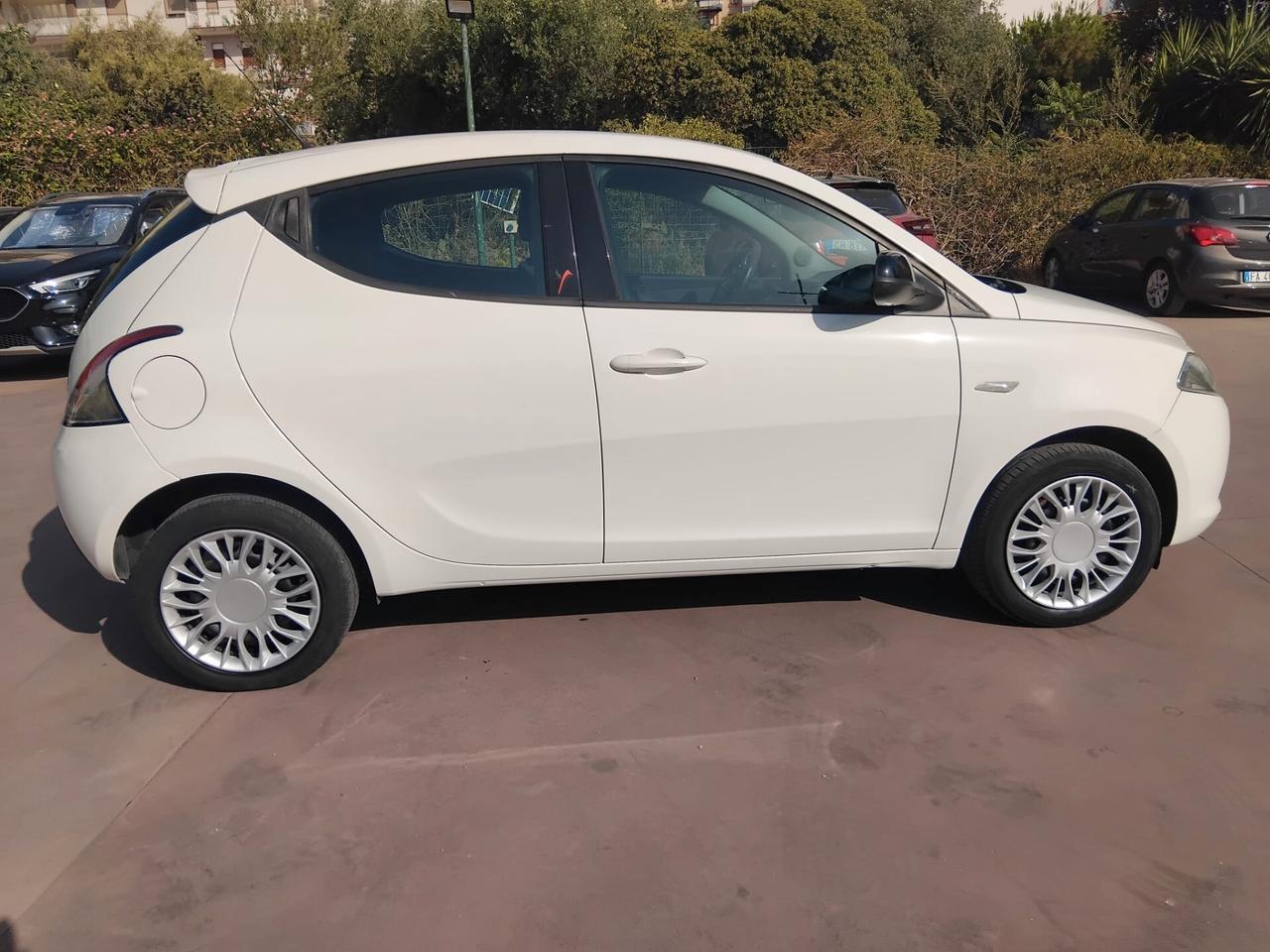 LANCIA YPSLON 1.3 MLTJ 95 CV CATENA SOSTITUITA