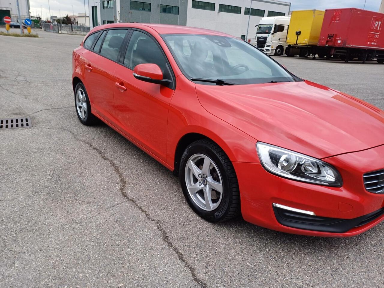 Volvo V60 D2 Geartronic Dynamic Edition