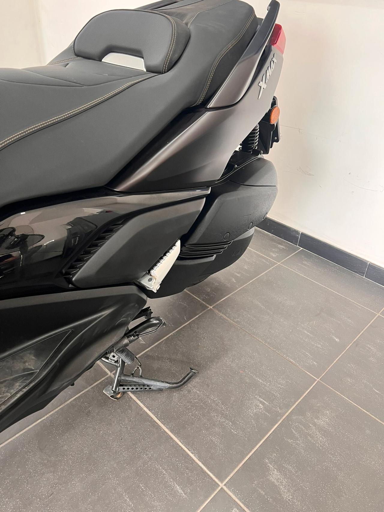 Yamaha X-Max 300