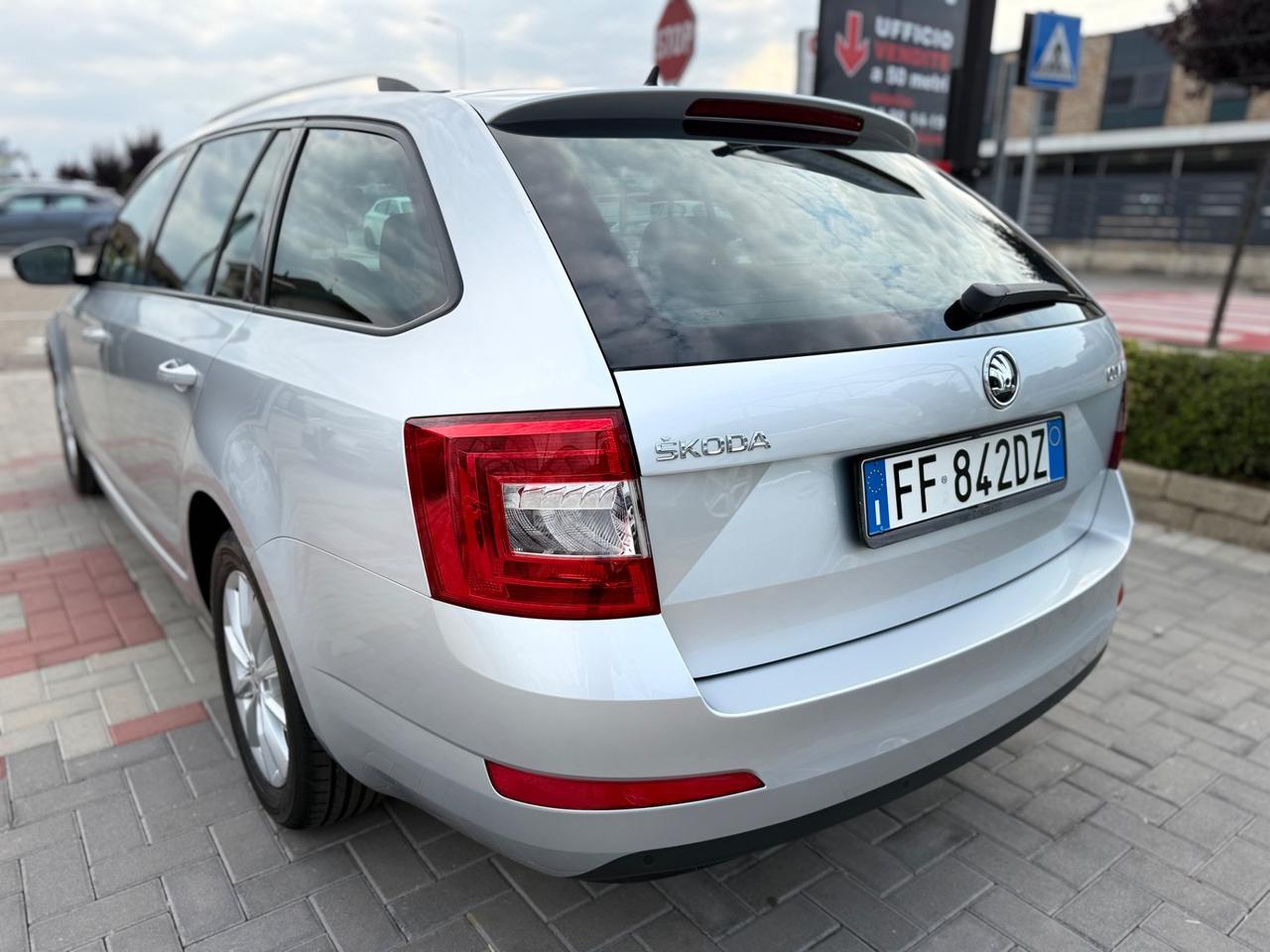 Skoda Octavia 1.6 TDI CR 110 CV DSG Wagon Style