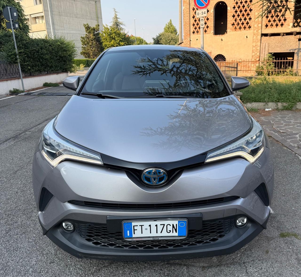 Toyota C-HR 1.8 Hybrid E-CVT Lounge