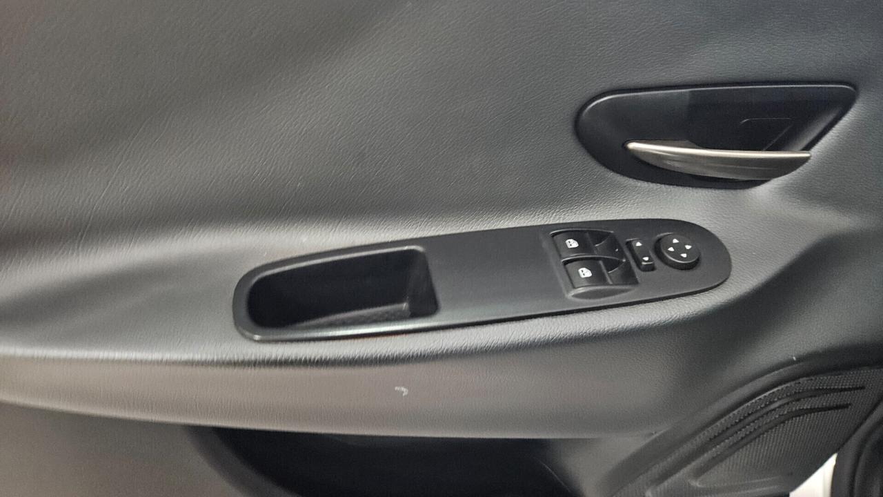 Lancia Ypsilon 1.2 69 CV 5 porte Elefantino