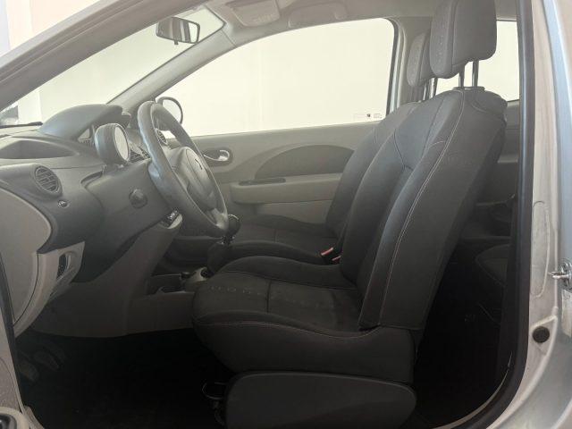 RENAULT Twingo 1.2 16V Initiale