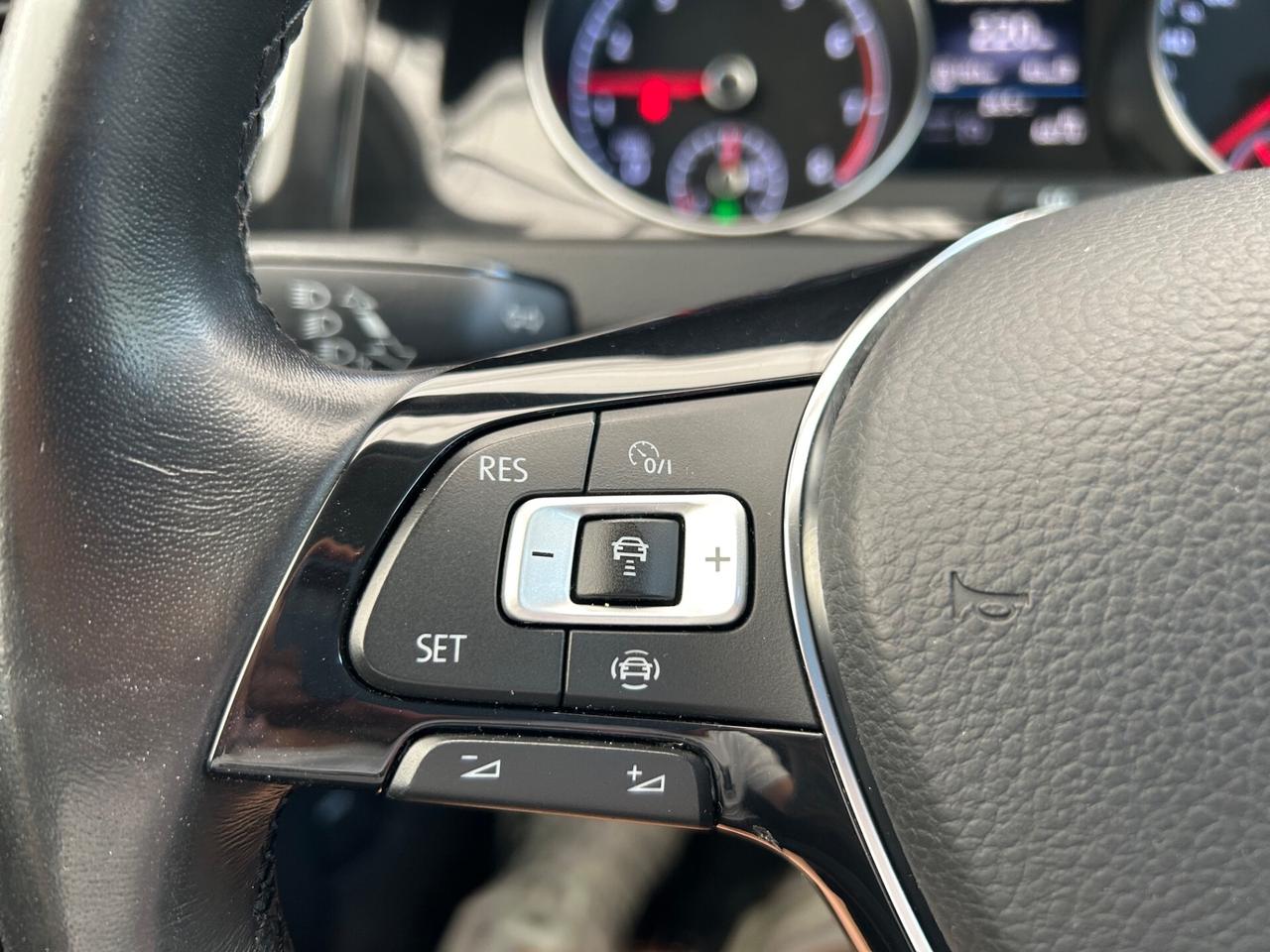 Volkswagen Golf - 2019 1.5 TGI DSG 130 CV