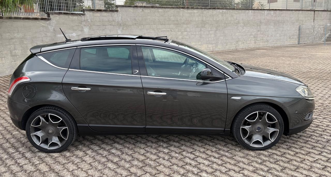 Lancia Delta 1.9 MJT Twinturbo Platino Tetto Apribile