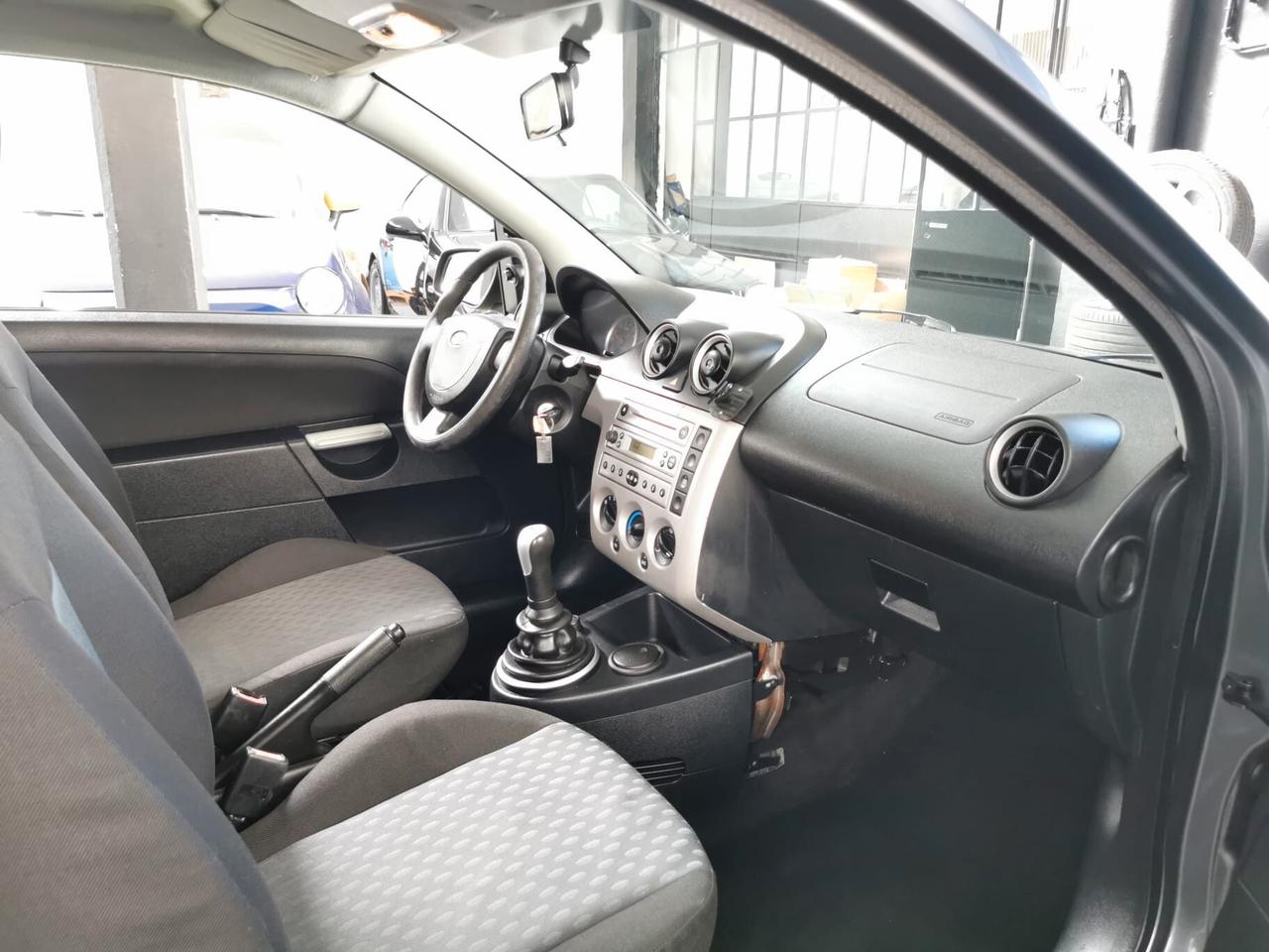 Ford Fiesta 1.4 16V 3p. Ghia GARANZIA 12 MESI