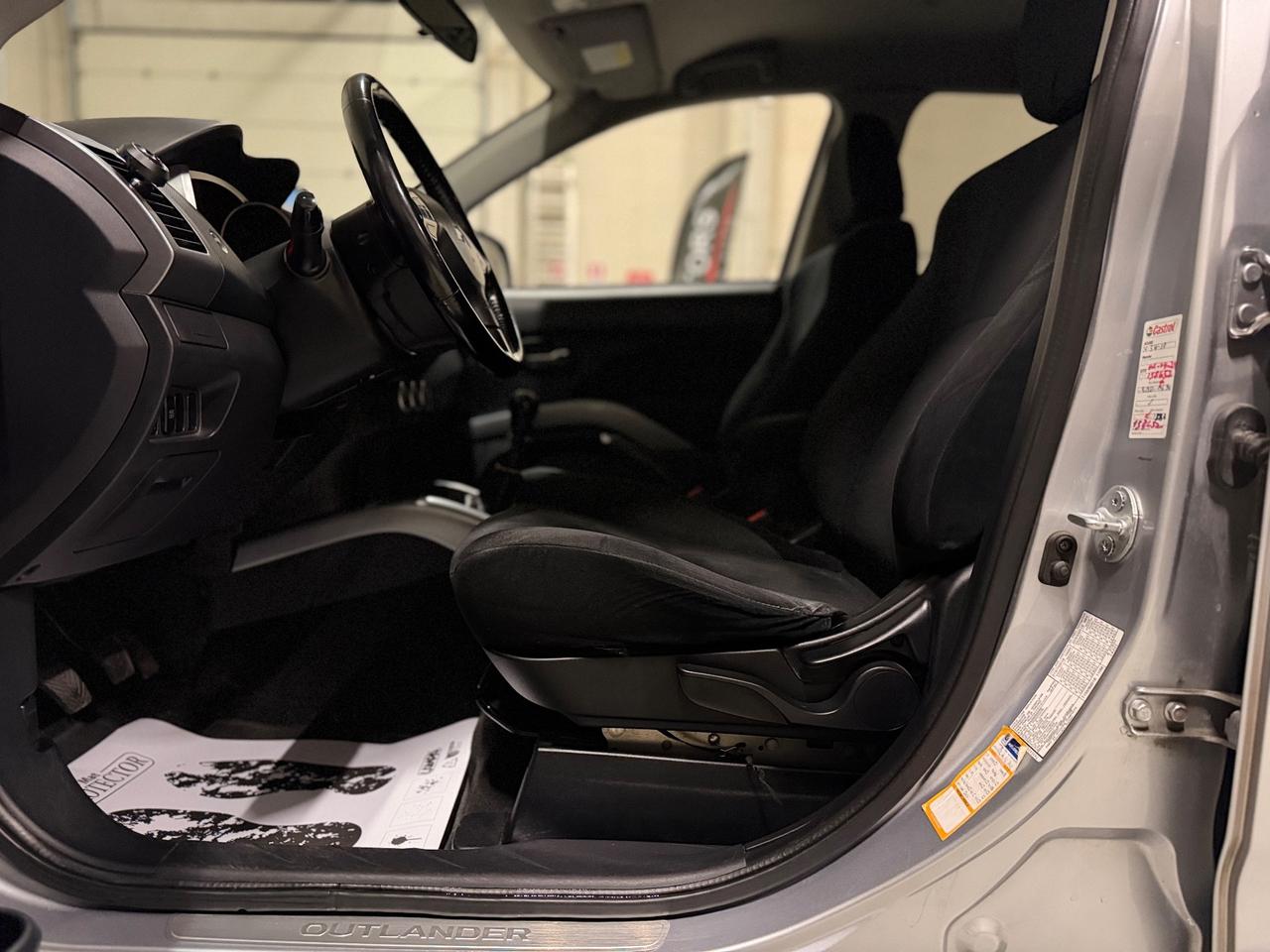 Mitsubishi Outlander 2.0 DI-D Instyle 7 POSTI 4x4