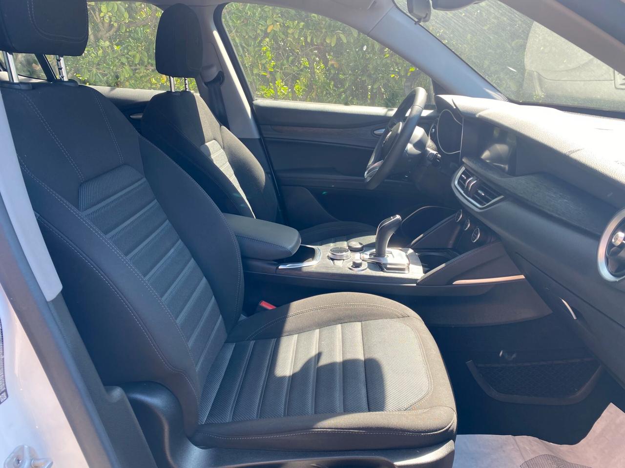 Alfa Romeo Stelvio 2.2 T-diesel AT8 Q4 190cv Business