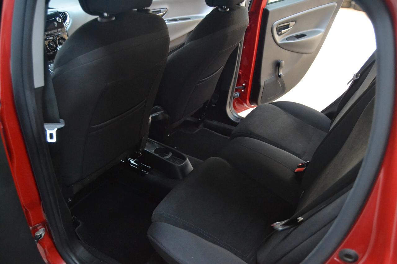 Lancia Ypsilon 0.9 TwinAir 85 CV 5 porte Metano Ecochic Elle