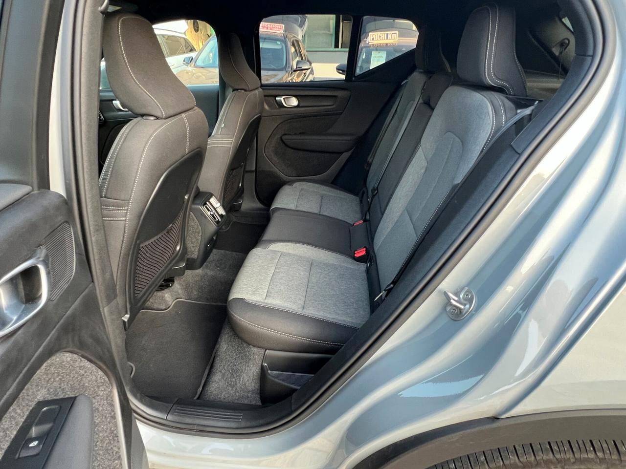 Volvo XC40 B3 automatico Plus Dark