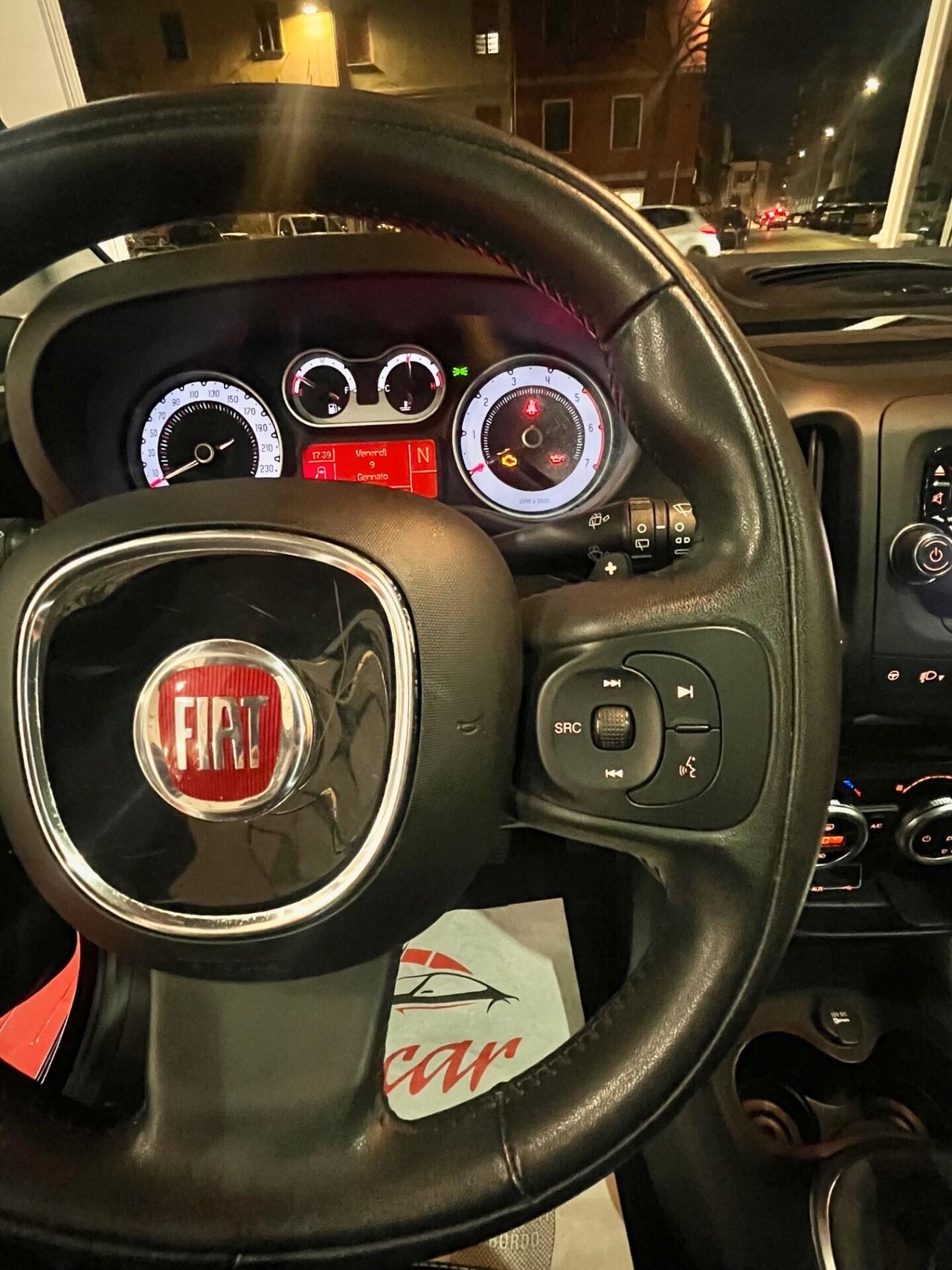 FIAT 500 LOUNGE 1.3 MJT 84CV NAVI CAMBIO AUTOMATICO TETTO PANORAMICO CERCHI DA 17 OK NEOPATENTATI