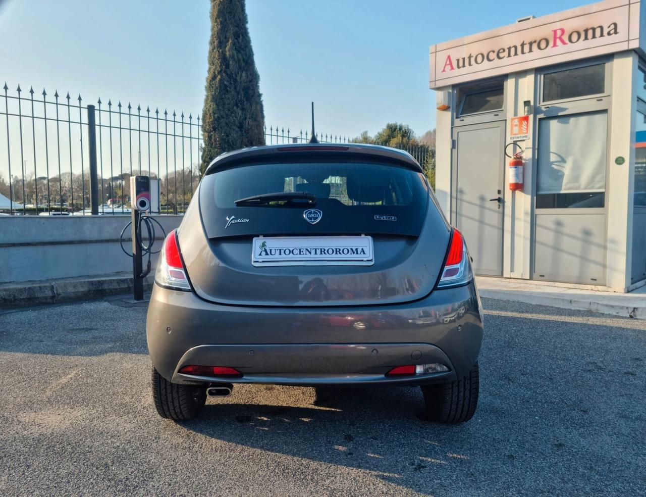 Lancia Ypsilon 1.0 FireFly Hybrid