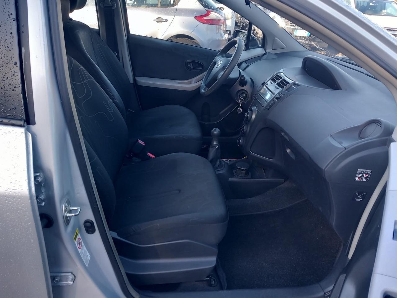 Toyota Yaris 1.0 5 porte