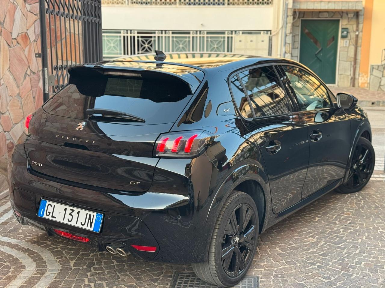 Peugeot 208 GT 1.2 EAT8 130 CV