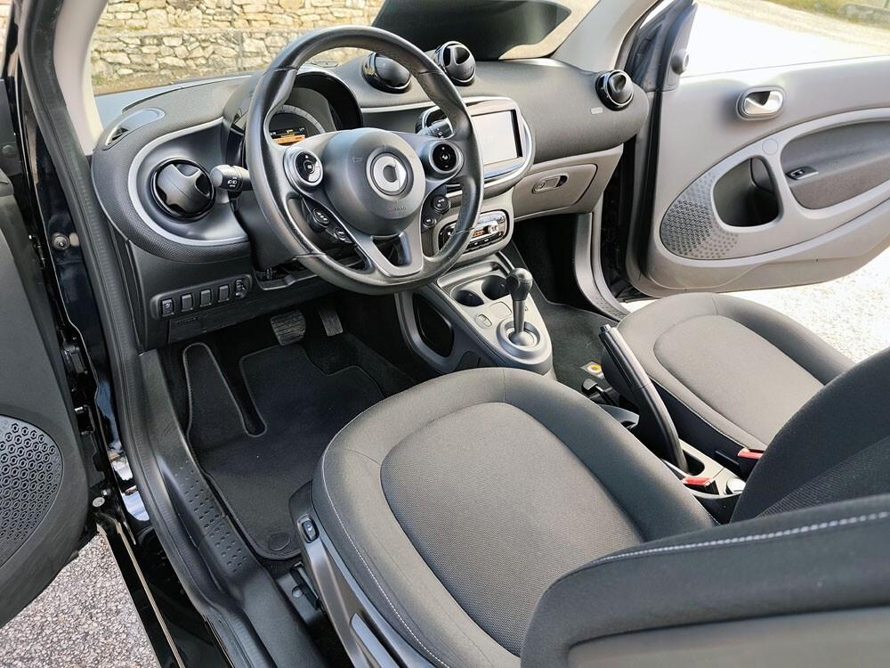 Smart ForTwo 90 0.9 Turbo twinamic Passion NAVI, LED, Sedili Riscalald.