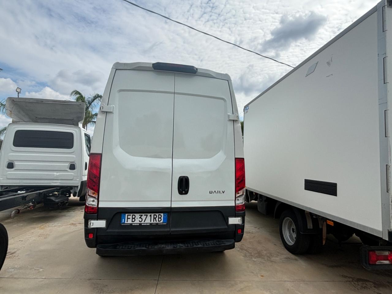 Iveco Daily 35S15 furgone - 2016 - 141000 km