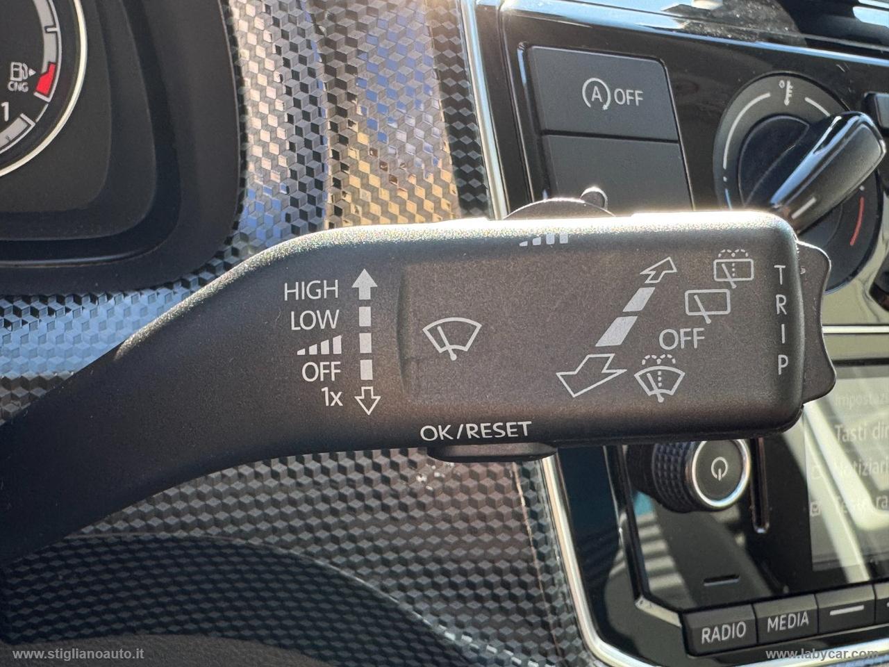 VOLKSWAGEN 1.0 5p. eco move up! BMT IN ARRIVO