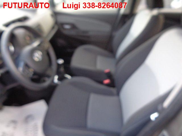 TOYOTA Yaris 1.5 5 porte Active