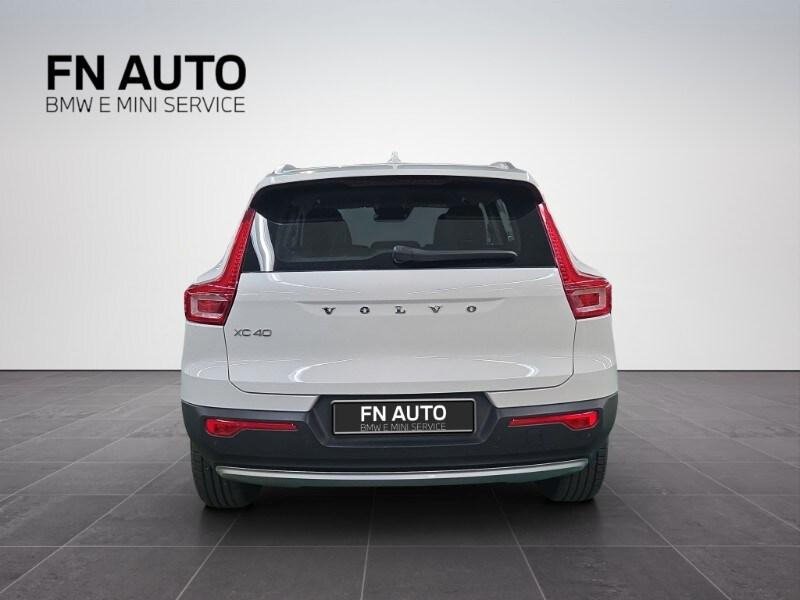 VOLVO XC40 (2017-->) XC40 T3 Geartronic Momentu...