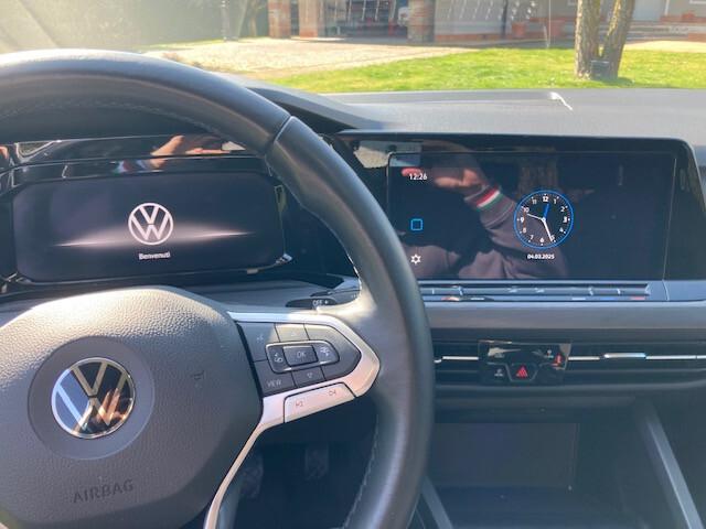 Volkswagen Golf serie 8 motore 2.0 TDI 116 cv cambio DSG allestimento STYLE