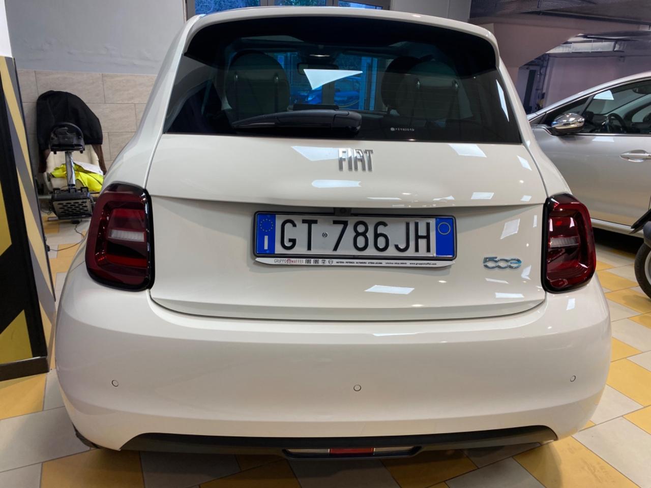 Fiat 500 La Prima Berlina 42 kWh