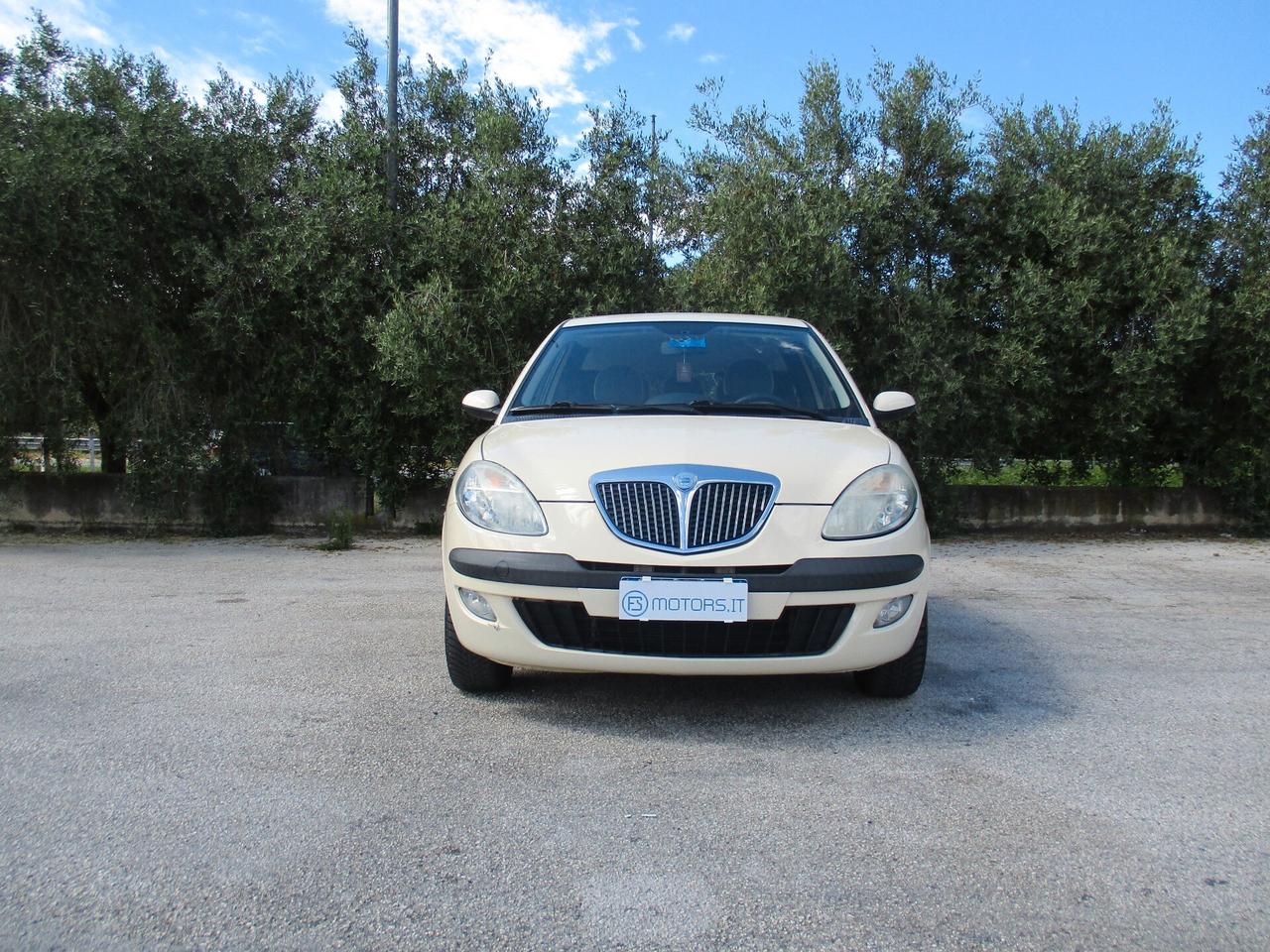 Lancia Ypsilon 1.2 PLATINO