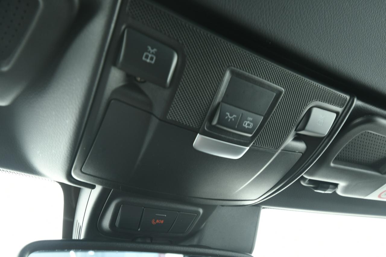 Mercedes-Benz SLC 200 Sport auto CAMERA+LED+C17"