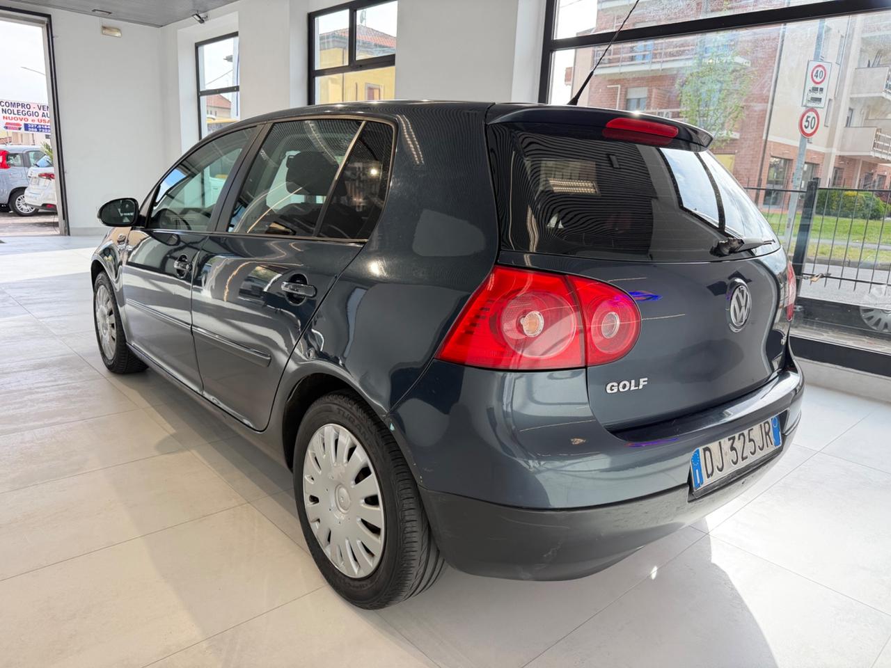 Volkswagen Golf 1.6 16V FSI 5p. Comfortline