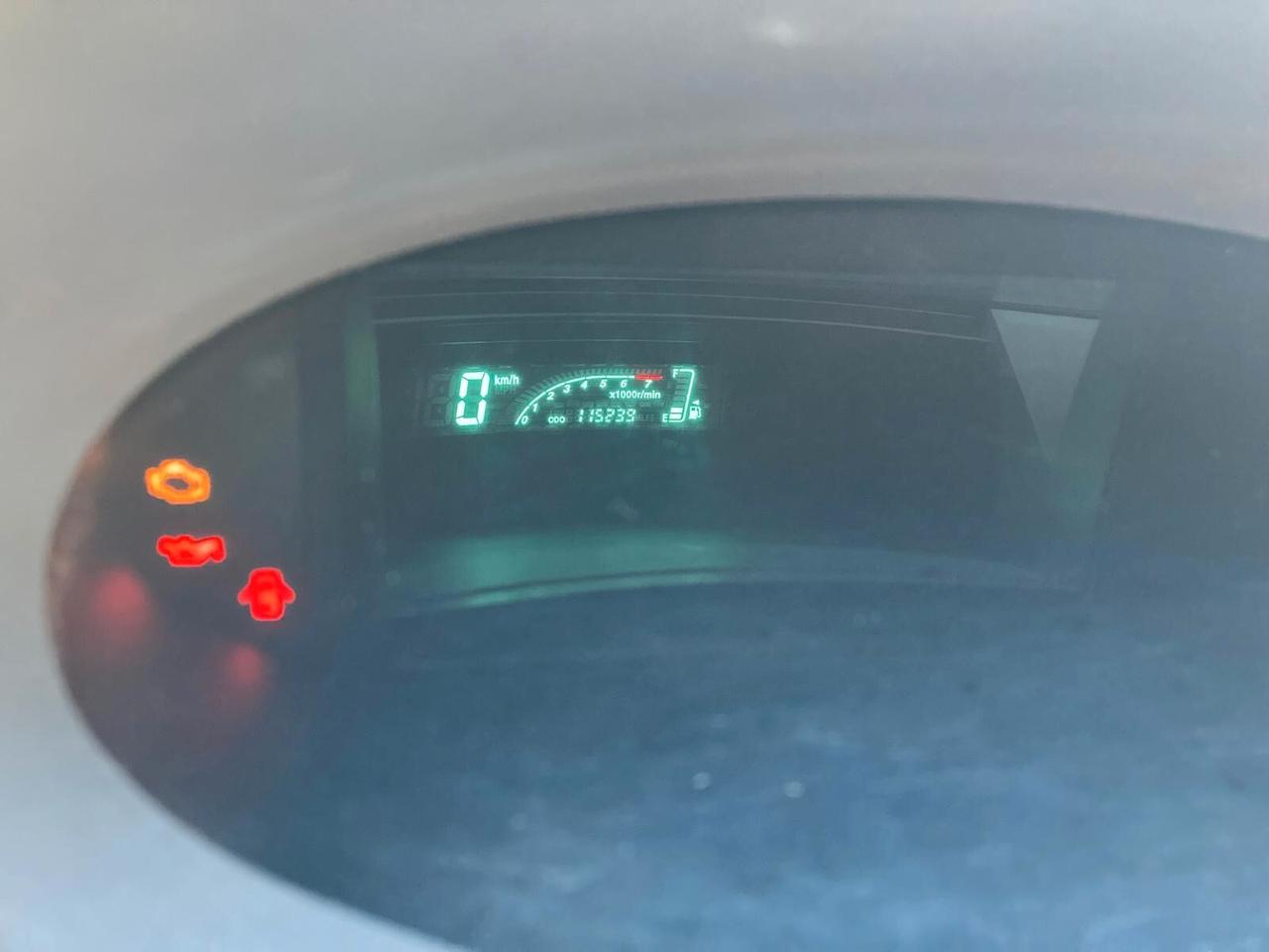 Toyota Yaris 1.3i 16V cat 5 porte Sol