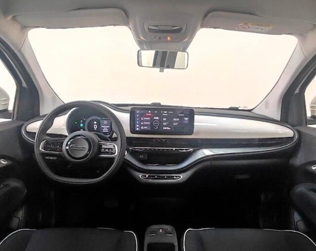 Nuova Fiat 500 Hatchback/ Nuova Km0