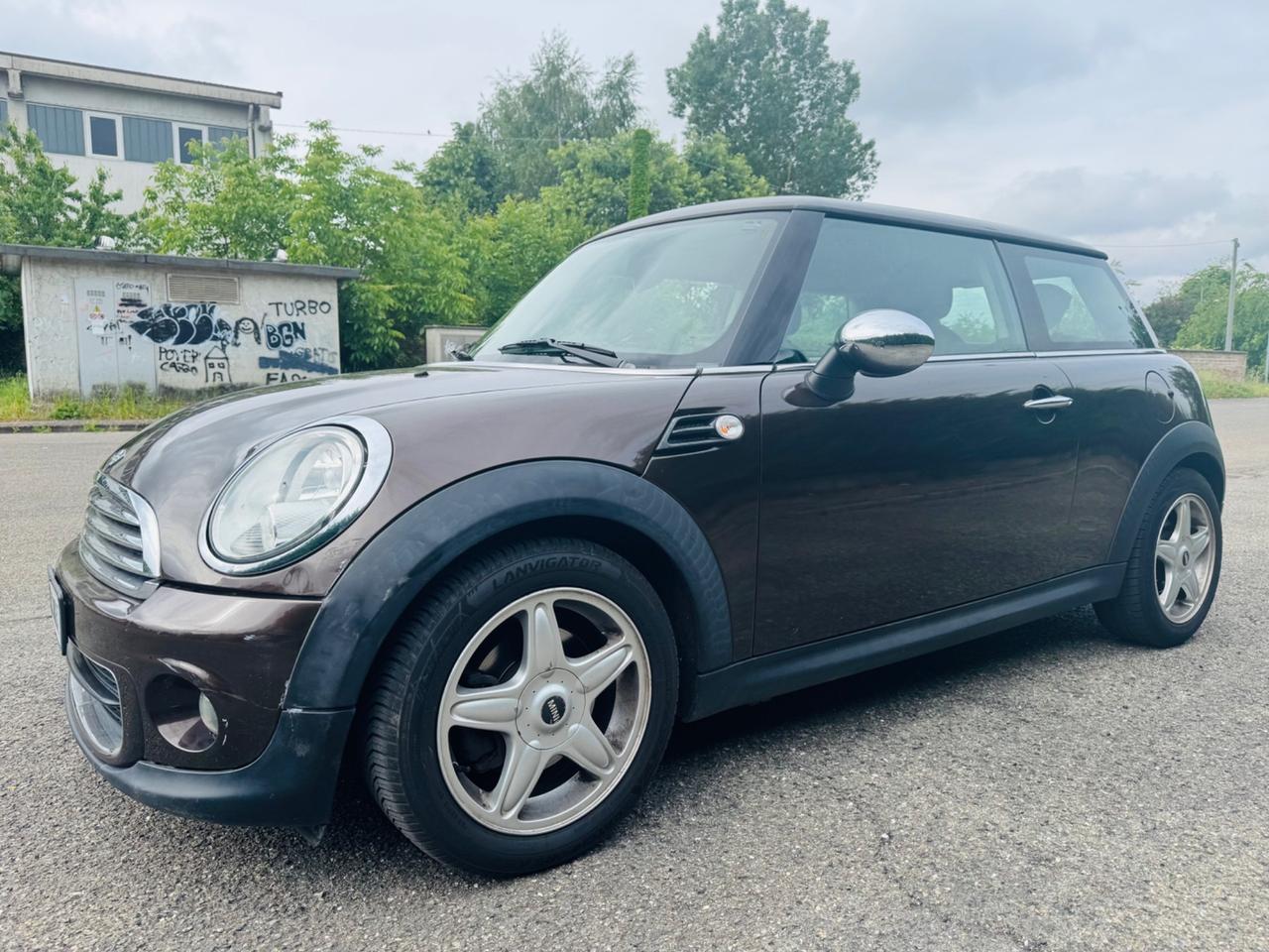 Mini 1.6 16V One (55kW) Hot Chocolate