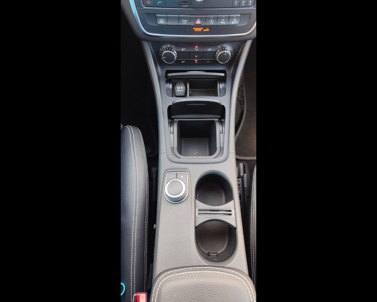 Mercedes-Benz GLA (X156) - GLA 220 d Automatic 4Matic Sport