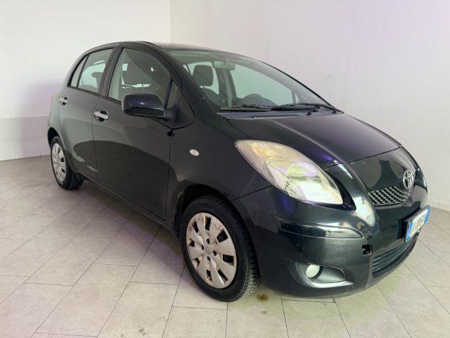 TOYOTA Yaris 1.0 5 ,porte Sol