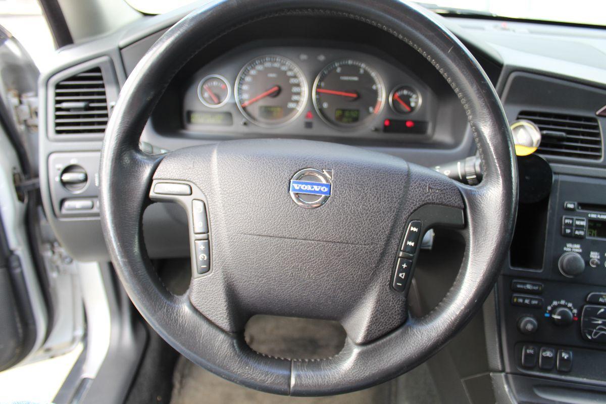 VOLVO - V70 - 2.4 D5 20V Momentum